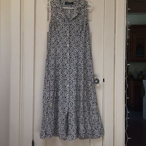 Long dress with pretty flower bud pattern